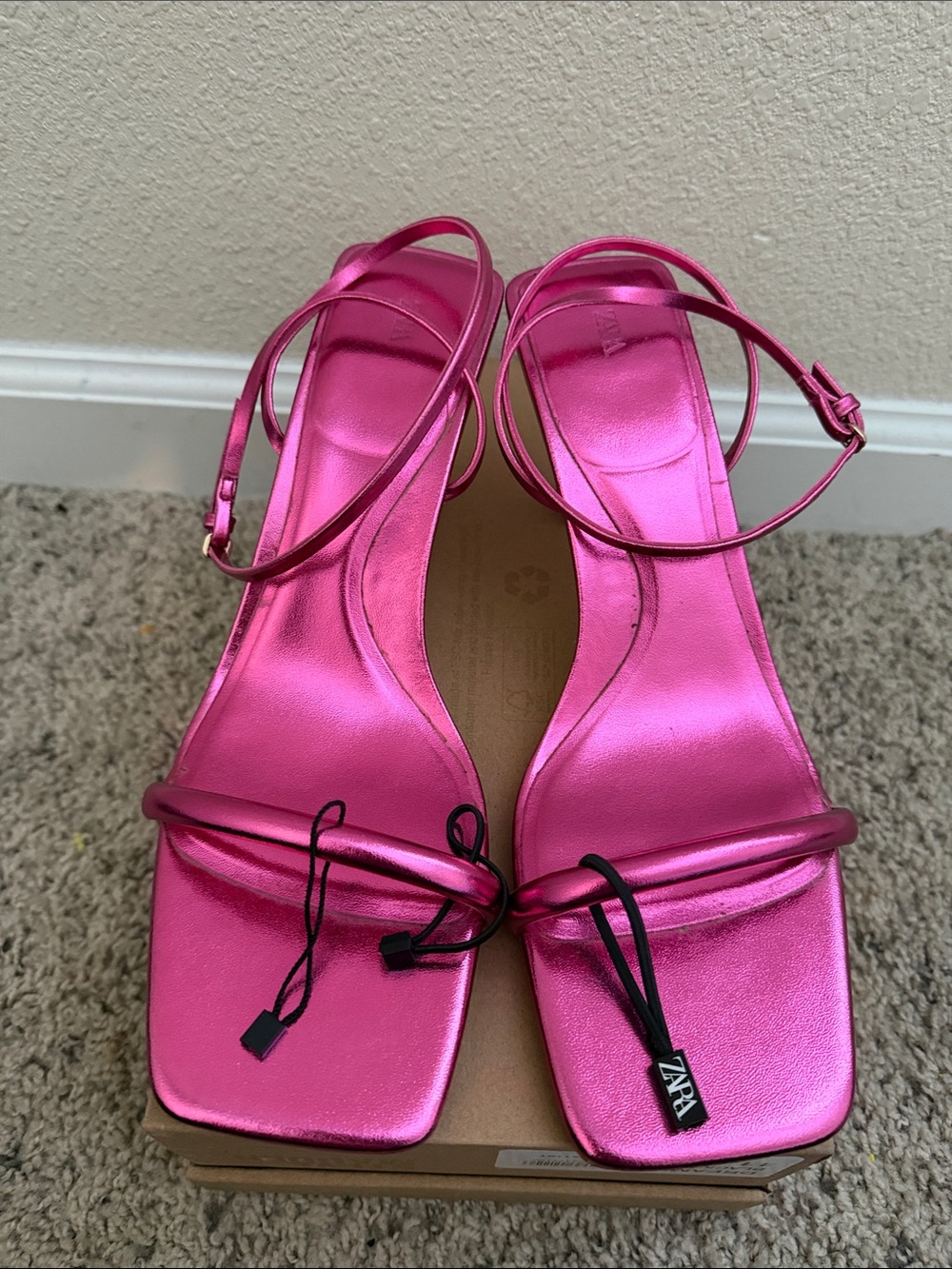 Zara Metallic Fuchsia Strappy Square-Toe Sandals Size 11